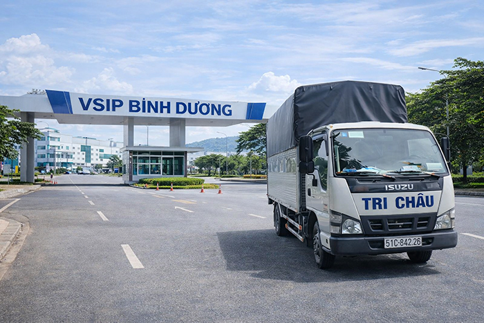 xe tải chở hàng nội thành tphcm